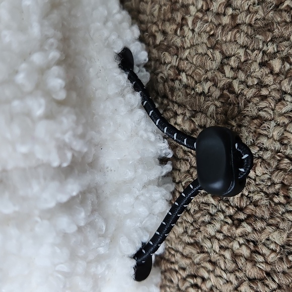 UGG White Sherpa Baseball Cap OS - Picture 7 of 7